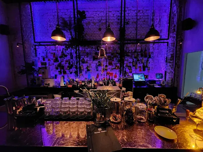 Maison Ikkoku bar
