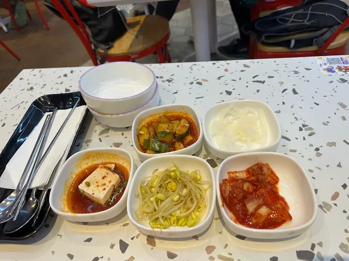 How Does the Food Taste– An Honest Flavor Breakdown​.