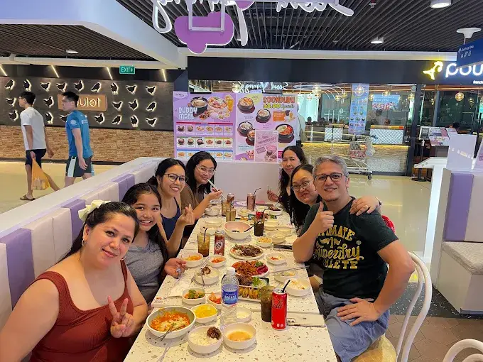 Is Seoul Yummy Bugis Suitable for Groups & Families