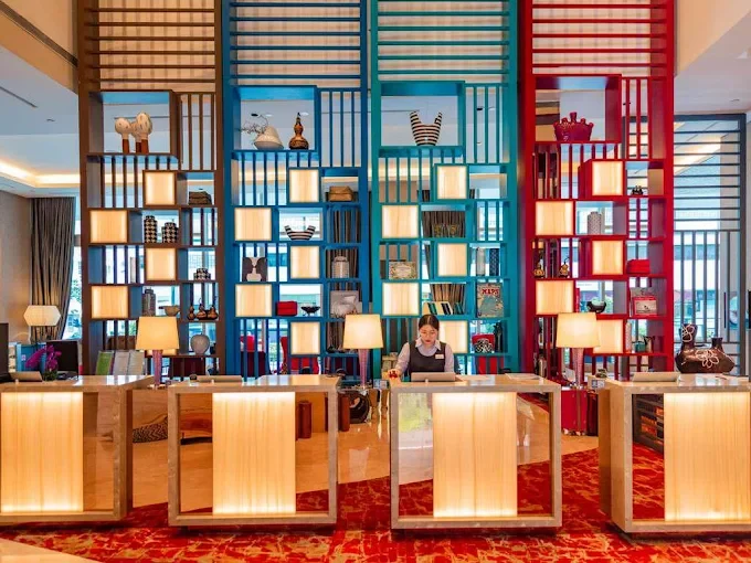 Shopping Malls & Districts