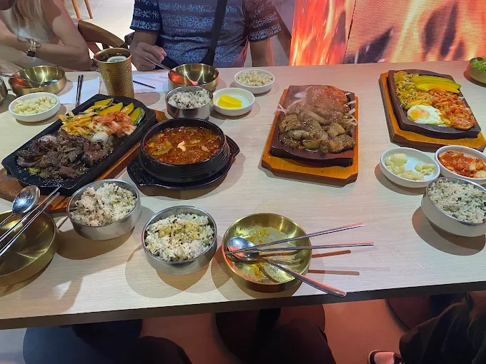 Noodles & Jjigae – Comfort in a Bowl