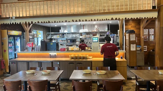 Dining Experience, Ambience & Service​