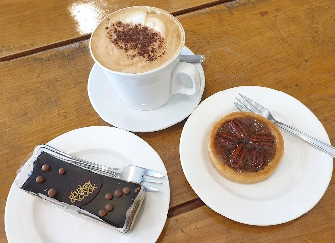 Freshly Squeezed Juices & Smoothies​