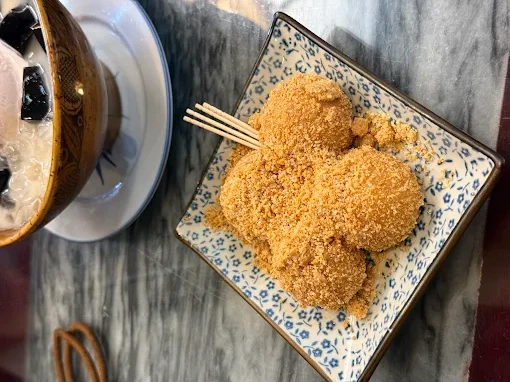 Hot & Cold Chinese Desserts​