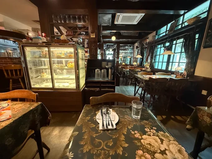 My First Impressions Ambience, Seating & Overall Vibe​