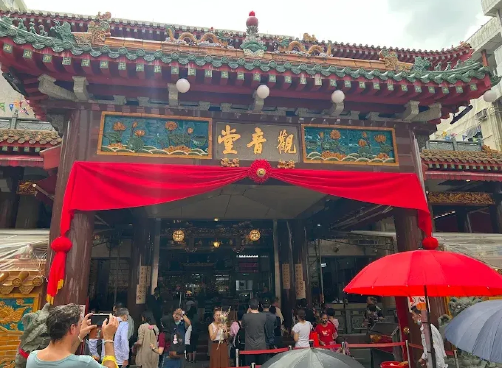 How to Pray in Guan Yin Temple Bugis​