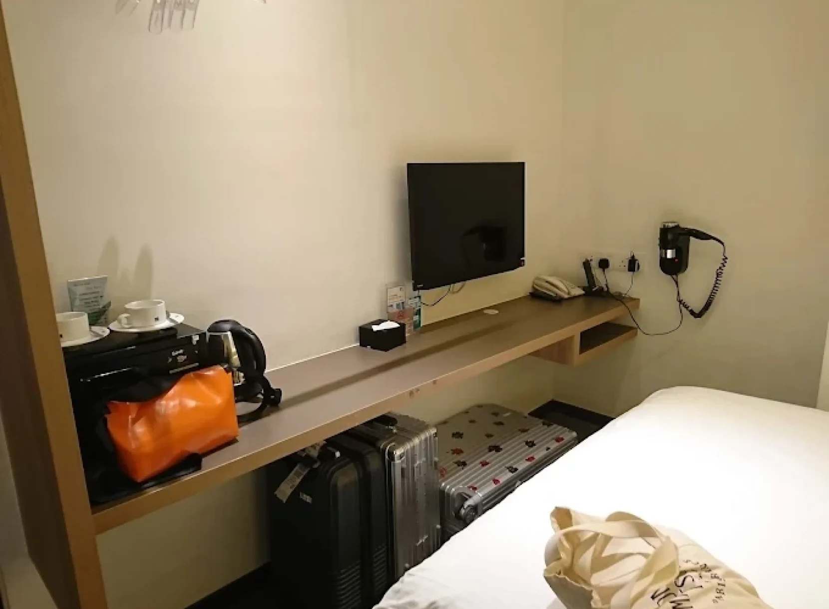 In-Room Amenities Hotel NuVe, Bugis