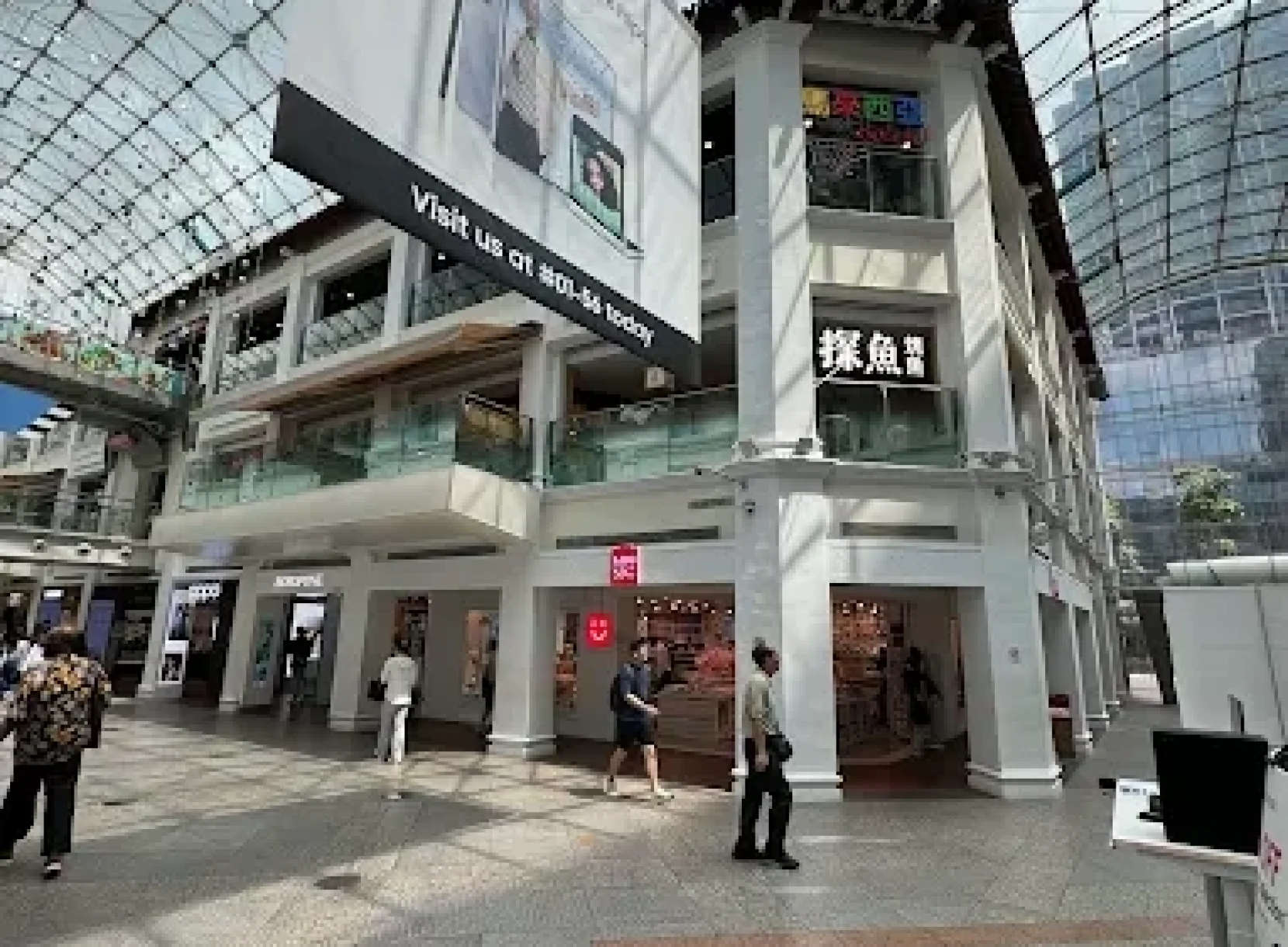 Nearby Attractions and Parking Options​