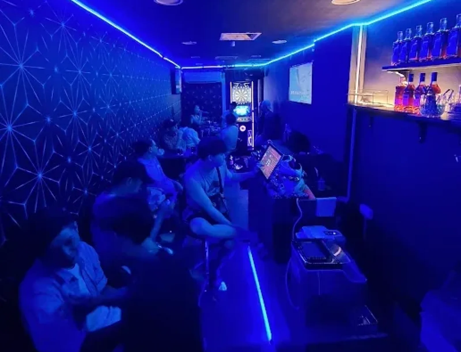 Yuan Bar 缘吧 Karaoke Pub bugis